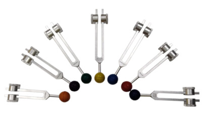 Radical 7 Chakra Weighted Stimmgabeln - Farbe Gummibälle mit Tasche & Aktivator