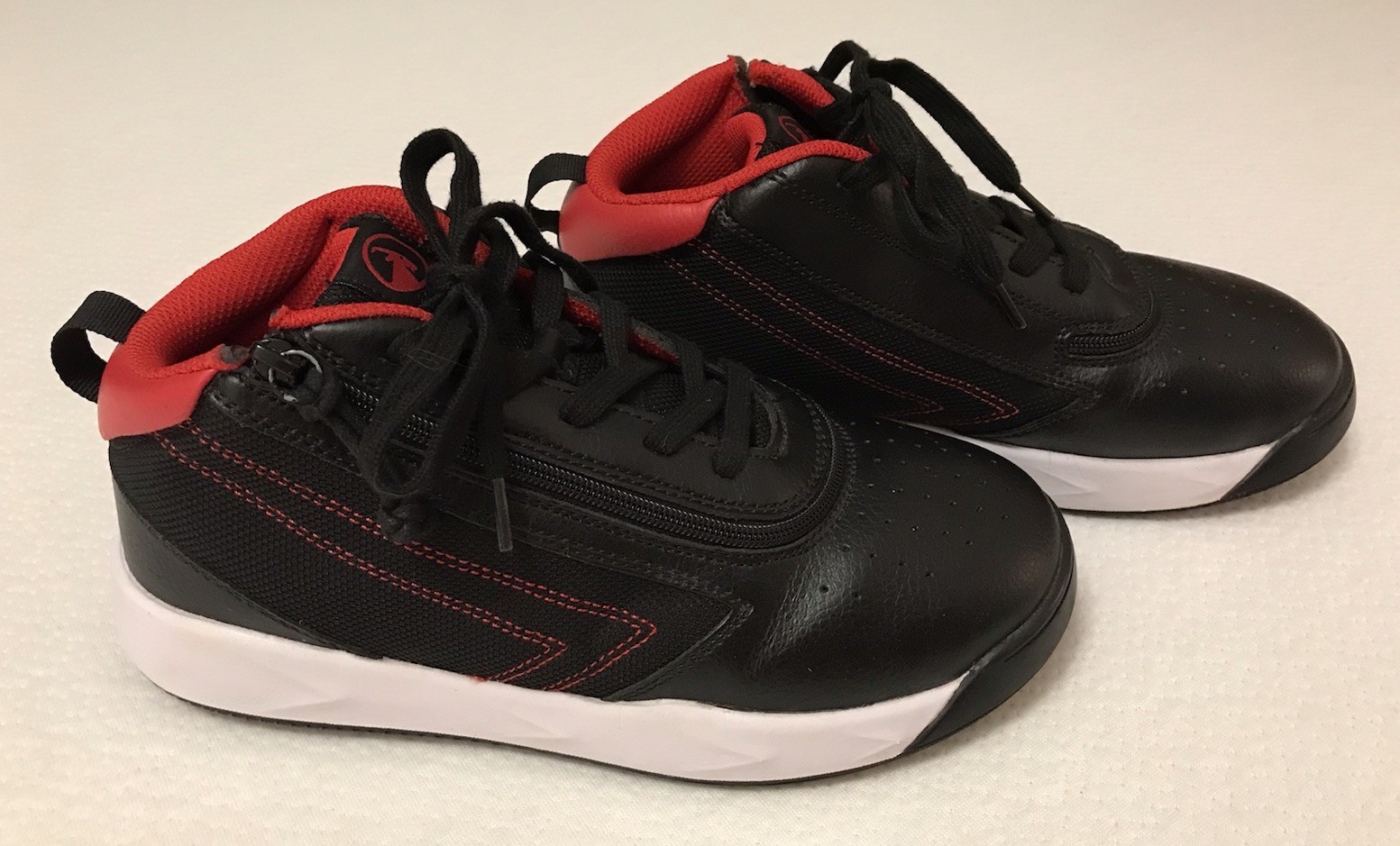 Billy Sport Hoop Kids 5 Wide Sneaker Shoe Zip Closure Mid Top Black Red Vegan