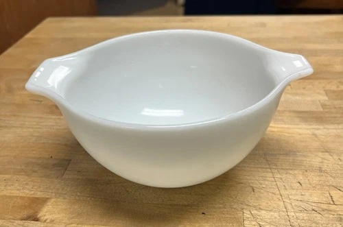 Vintage 1950s-60s 441 PYREX 2 1/2 Qt Bowl White Cinderella Nesting - No Pattern