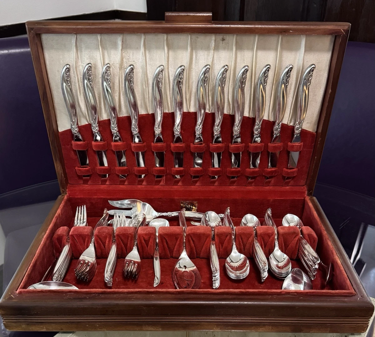 25+ 1847 Rogers Bros Antique US Silver-Plated Flatware-Sets for