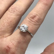 Vintage White Gold Plated Cubic Zirconia Solitare Stunning Design Ring sz 7