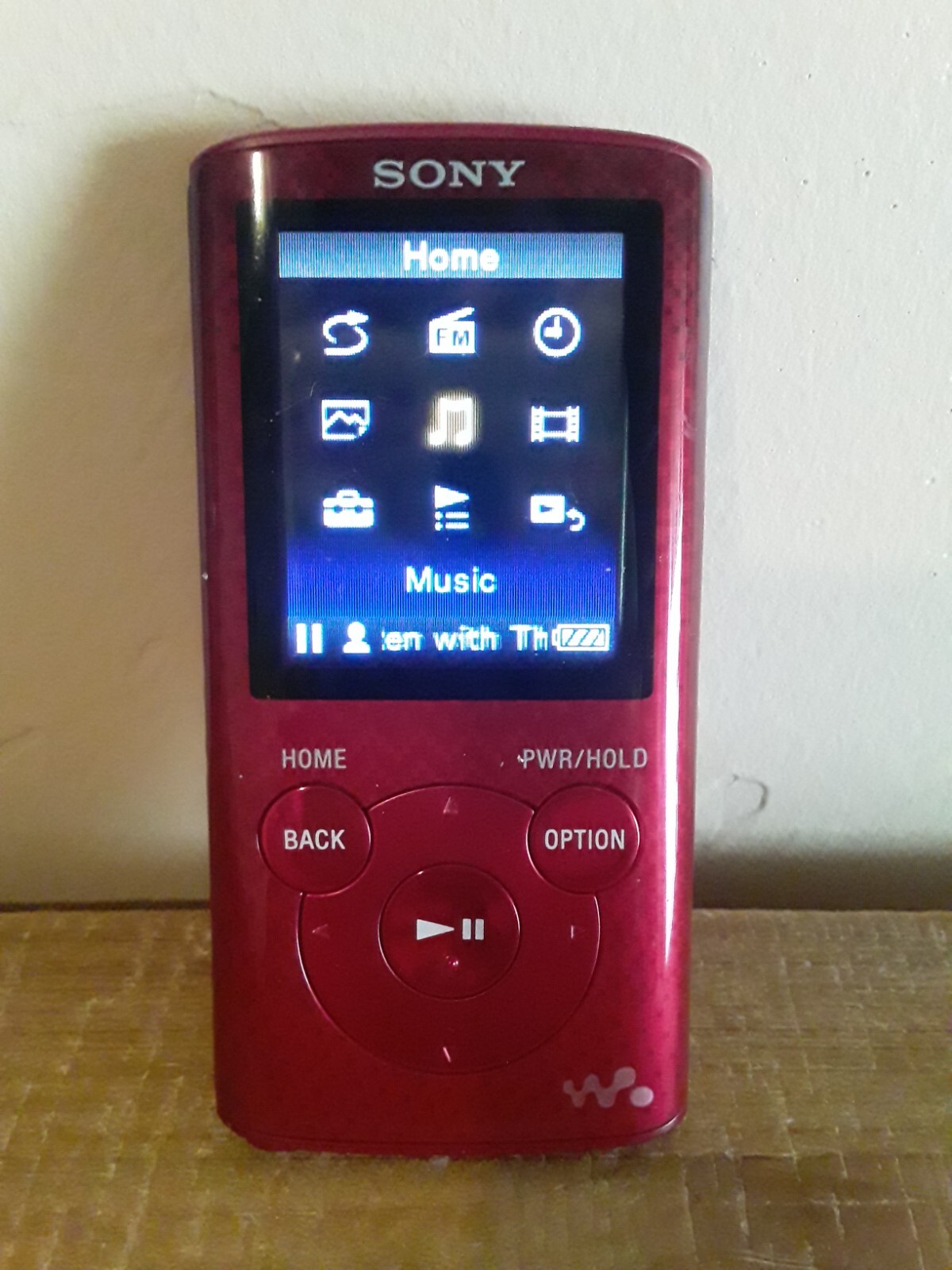 Sony Walkman NWZE383 Red Red (4 GB) Digital Media Player 27242870178