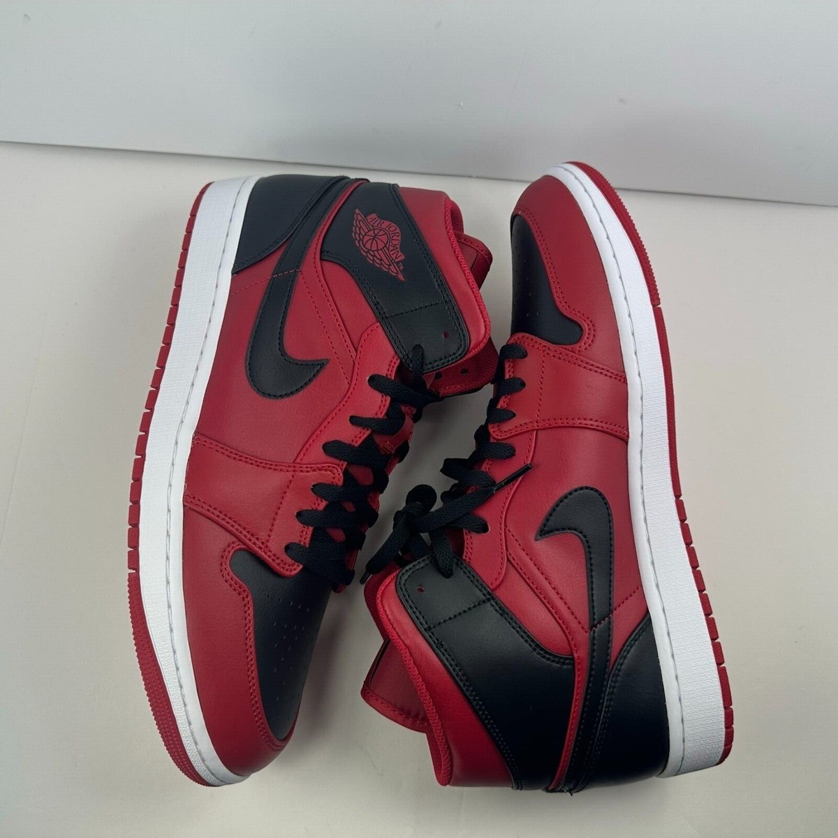 Nike Air Jordan 1 Mid Reverse Bred Black Red Shoes Men  display picture 1