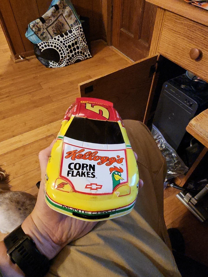 Toy Biz NASCAR 1997 1:18 Rumble Roar Racer Kellogg's Terry Labonte Foto 3 de 4