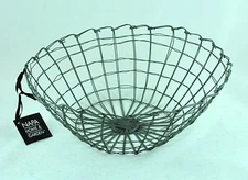 COMPACT CONTEMPORARY ROUND METAL WIRE BASKET FOR STORAGE AND ORGANIZATION