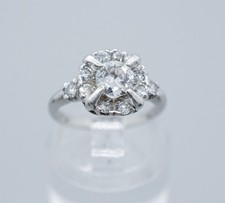 (MA5) Anillo con racimo de diamantes de platino PT900 para dama 0,85 quilates 4,1 gramos tamaño 4,25