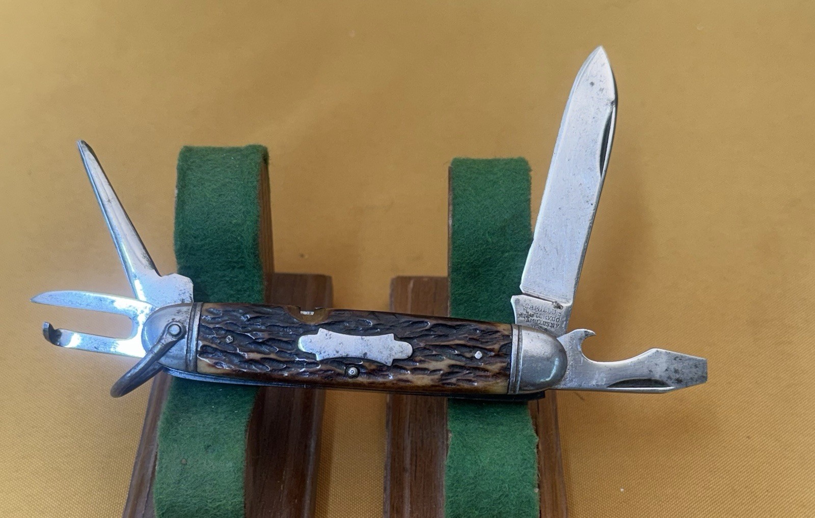 CAMILLUS USA JIGGED BONE UTILITY KNIFE RARE 4 BLADE - VINTAGE