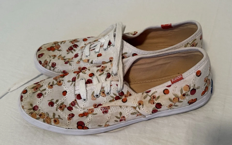 Zapatos Tenis Keds Edición Limitada Taylor Swift Ojales Bayas Talla 8-1/2 8.5 Foto 3 de 4