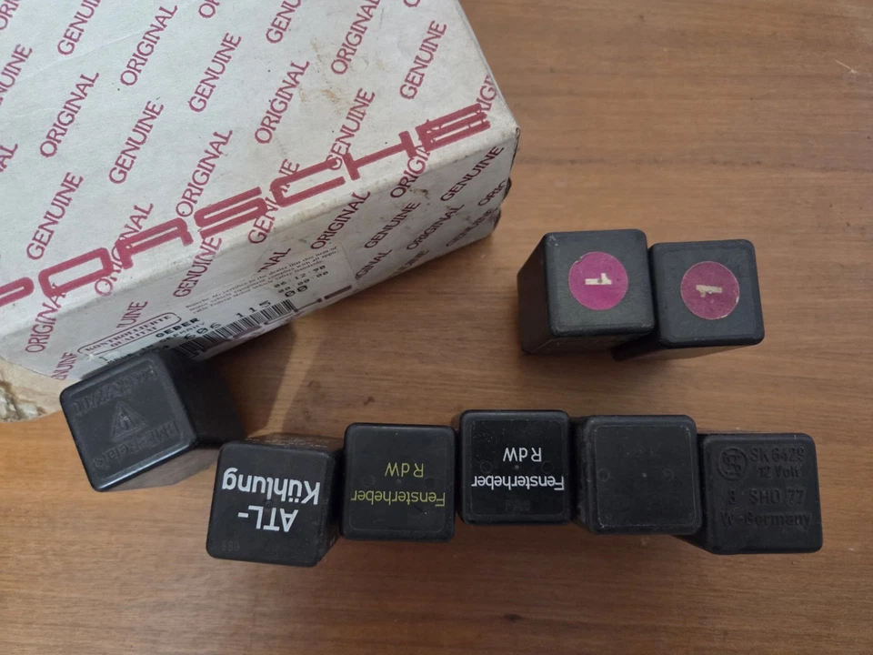 STOCK RELÉ AUTO PORSCHE 911 964 (8 PEZZI) AUTO D'EPOCA  - Immagine 3 di 3