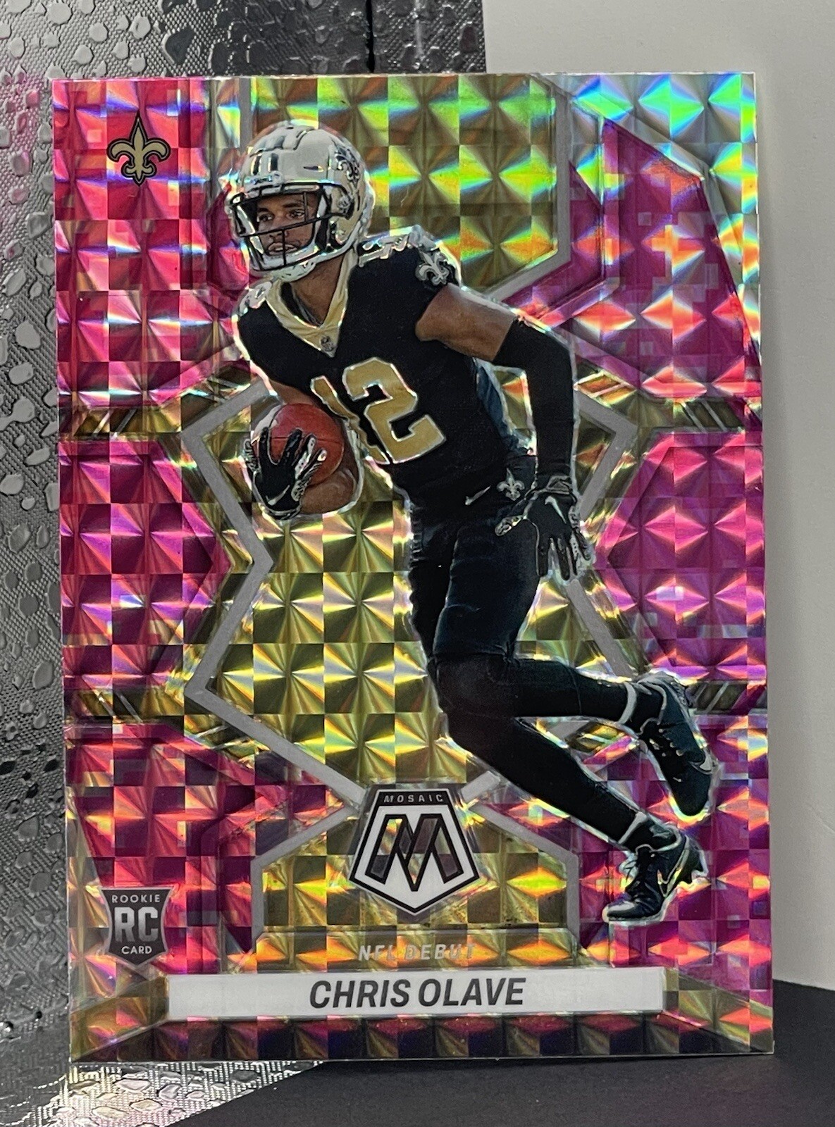 2022 PANINI MOSAIC CHRIS OLAVE RC ROOKIE SAINTS PINK CAMO PRIZM #277
