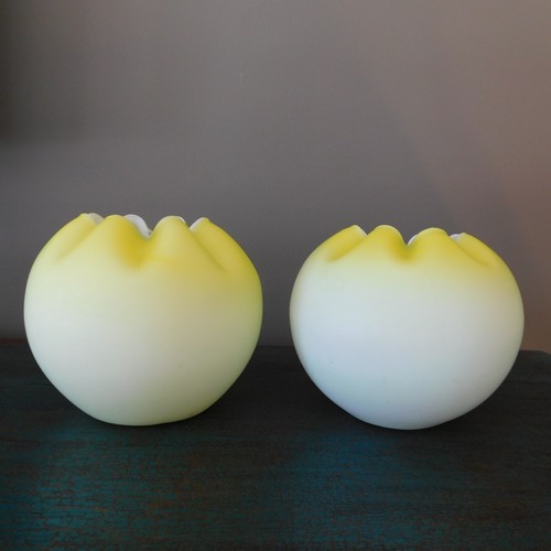VINTAGE PAIR FENTON YELLOW SATIN CASED ART GLASS ROSE BOWLS RUFFLED EDGE - Picture 2 of 16