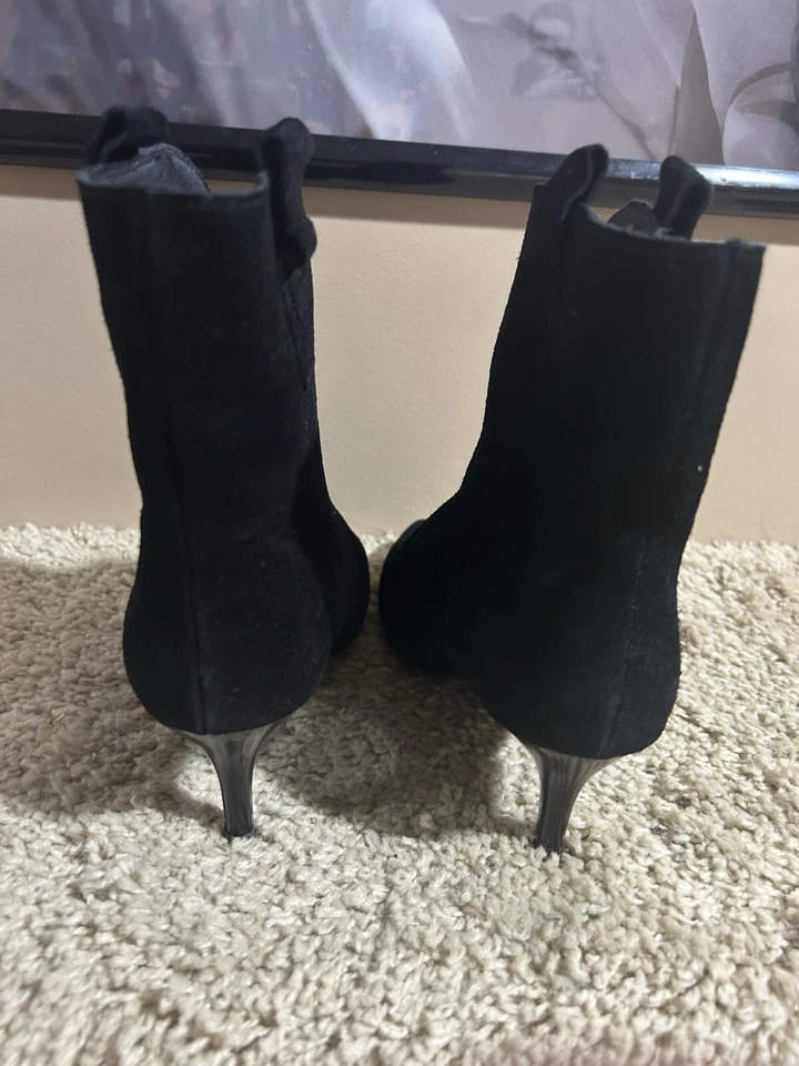 Botas negras de gamuza para mujer talla 6 con tacones de gatito Foto 3 de 4