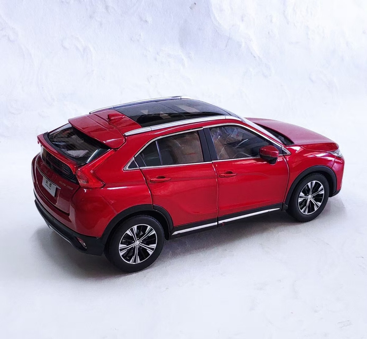 Mitsubishi Eclipse Cross ミニカー 新品・未開封 1/18 MITSUBISHI ECLIPSE CROSS 2018 China MITSUBISHI Dealer model