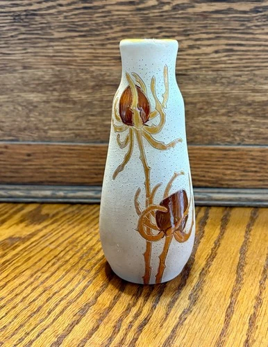 Roseville Pottery Woodland Cabinet Vase