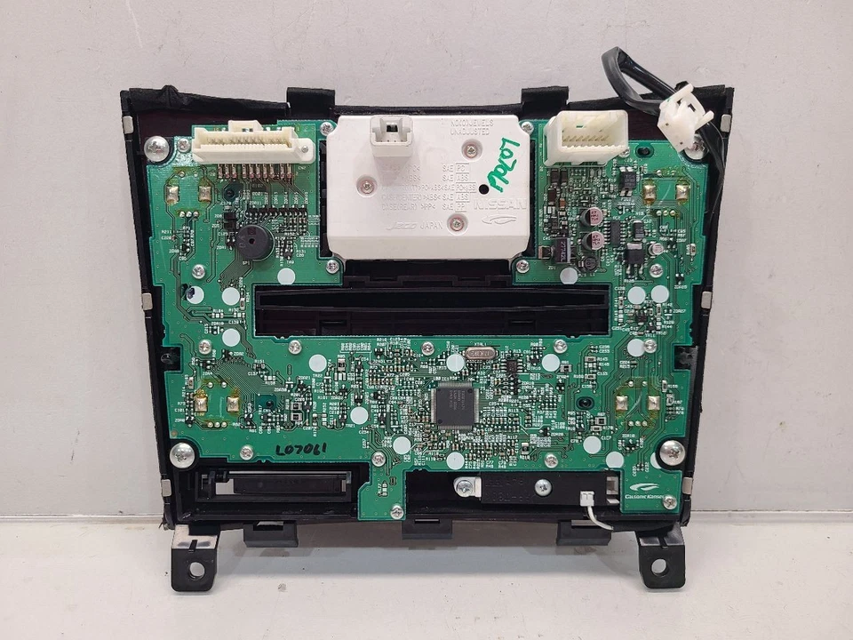 2007-08 Infiniti G35 (седан) контроль температуры с автоматической и двойной зоны с навигатором - Изображение 4 из 4