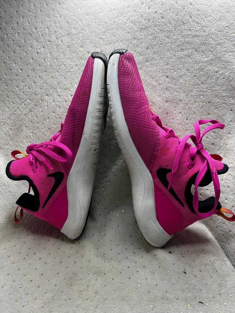 Nike Shoes Women Size Free TR 942888-601 Training Pink Black