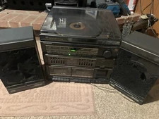 SoundDesign AM/FM stereo receiver turntable cassette model 6863 w speakers VIDEO