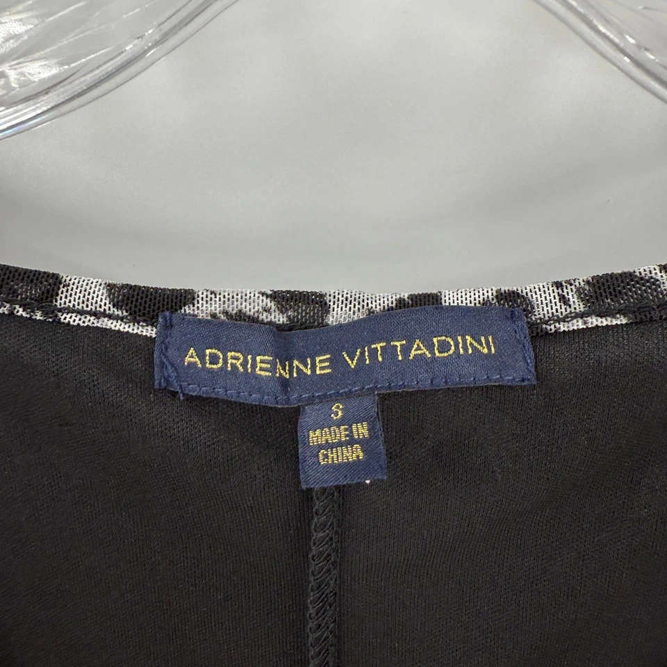 Blusa para mujer Adrienne Vittadini gris leopardo ganchillo transparente cuello en V talla pequeña Foto 3 de 4