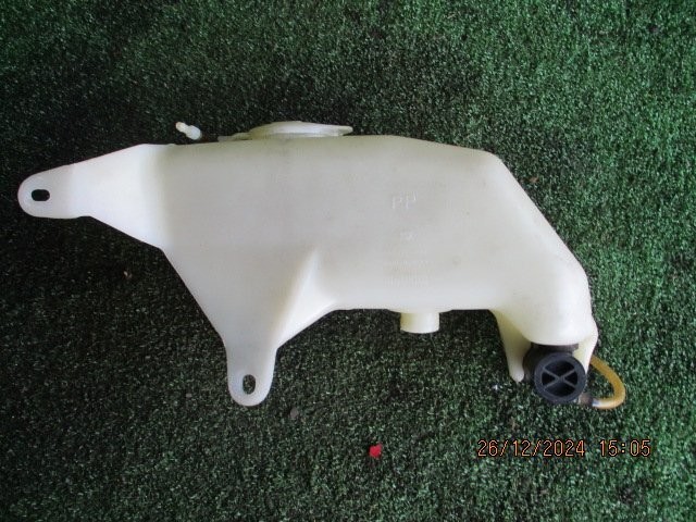 0333 Aw11 Mr2 Washer Fluid Tank