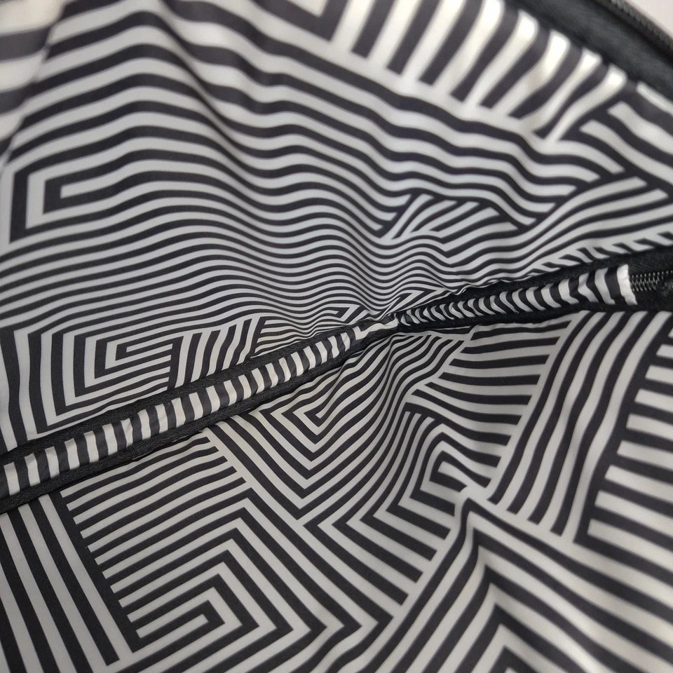 Bolso para portátil Kate Spade a lunares patrón negro y dorado en buen estado limpio Foto 4 de 4