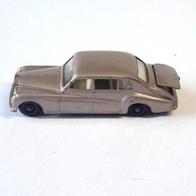 Lesney Matchbox Series No.44b Rolls Royce Phantom V in Mauve (7)