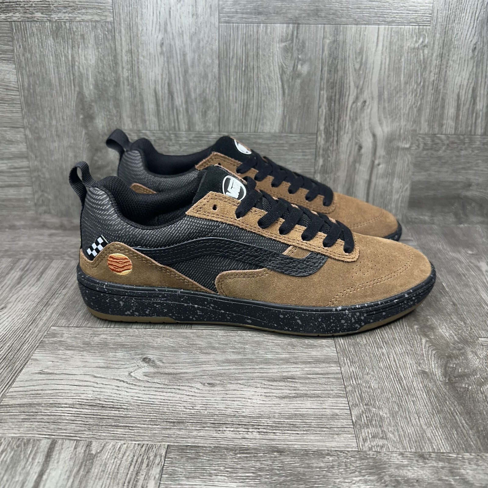 Vans Zahba Black Mens size 7/Women size 8.5 Brown Suede Skate Shoes
