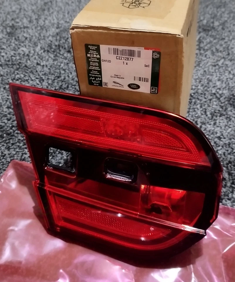 JAGUAR XF 2009-2015 REAR FOG LAMP LH SIDE WITH REFECTOR C2Z12877, 4 DOOR SALOON - Image 2 of 3