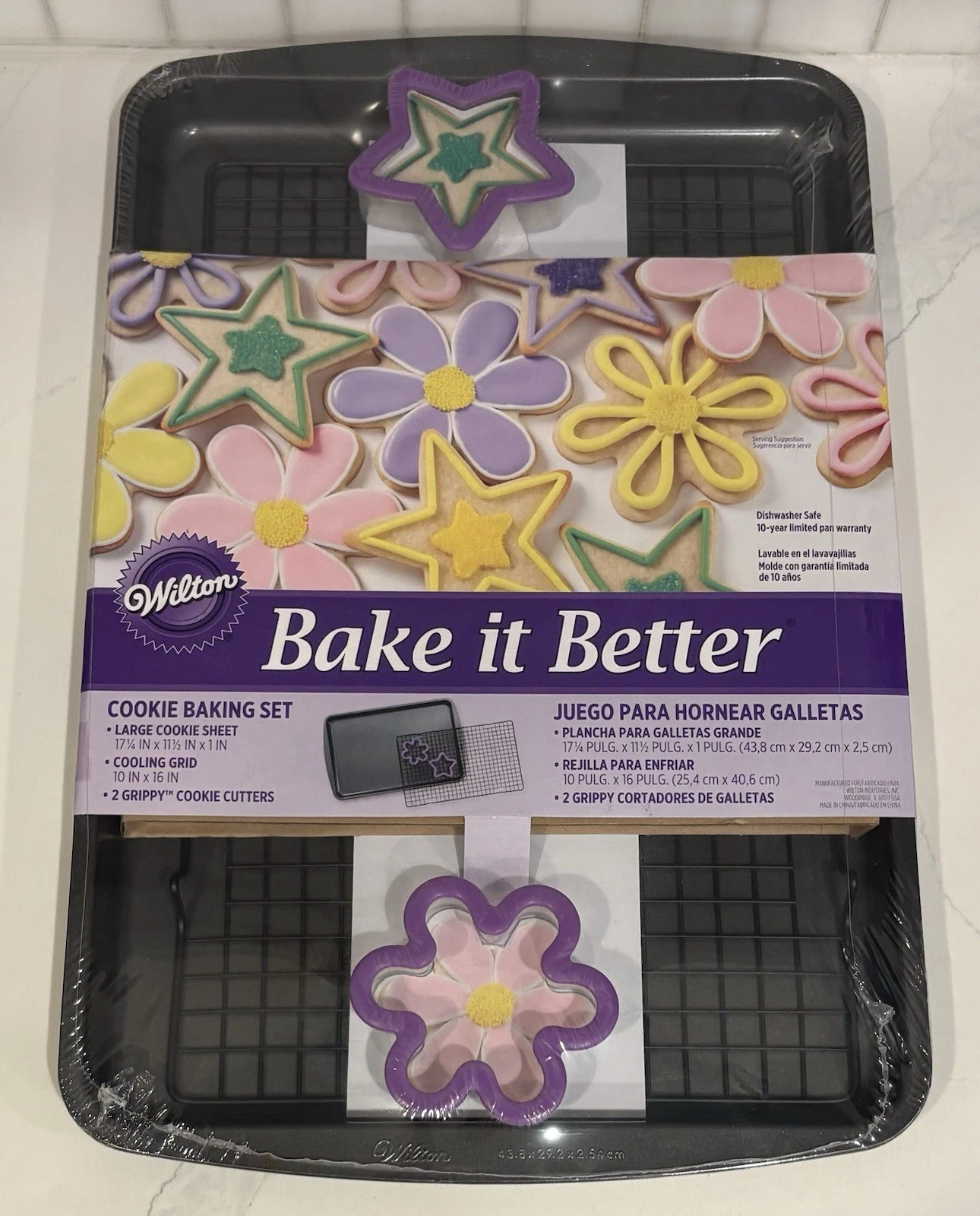 Wilton 11.5 In X 17 1/4 In X 1 In Baking Sheet W/ Cooling Grid & 2 Cookie Cutter