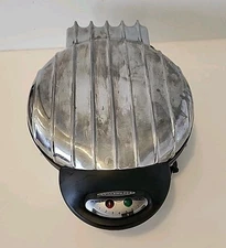 Villaware Waffle Tone Belgian Waffle Maker Baker Model 2002 TESTED