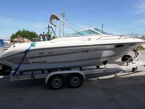 Sea Ray 220 OVS Signature select 330 PS Duo Prop Schlupfkajüte Trailer - Bild 13 von 24