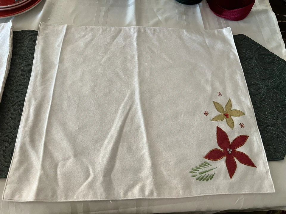 TAG Hvy Cotton Red & Gold Poinsettias Place Mats Set of 4 Christmas Placemats - Image 4 of 4