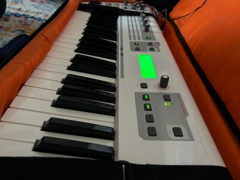 M-Audio VENOM 49-Key Virtual Analog Synthesizer 12-Voice