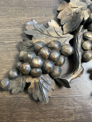 Carved Wood Grapes Pediment 15x10 - Picture 2 of 5