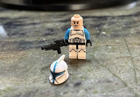 LEGO Star Wars Clone Trooper Lieutenant sw0629 Printed Legs 75085 Phase 1 Blue