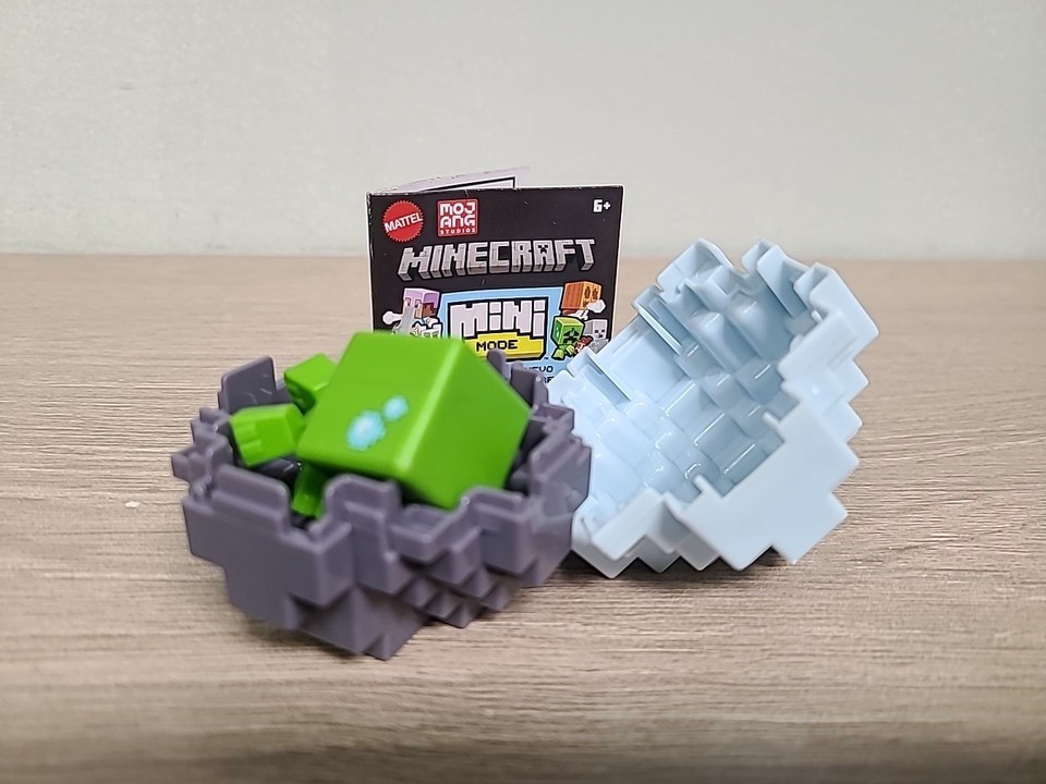 6 X Minecraft Mini Mode Snow Spawn Egg with Surprise Inside Blind Eggs ...