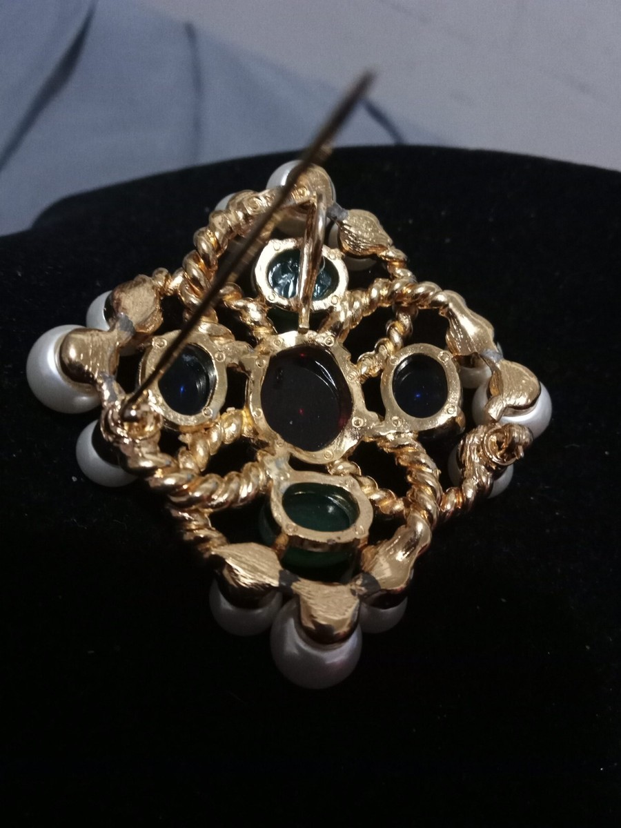 c1960s VINTAGE CINER BROOCH w MULTICOLORED GRIPOIX CABOCHON