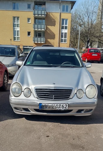 Mercedes Benz E 200