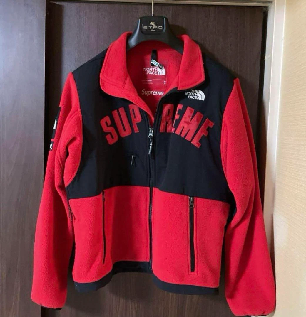 Veste polaire Denali Supreme The North Face taille M rouge bon état