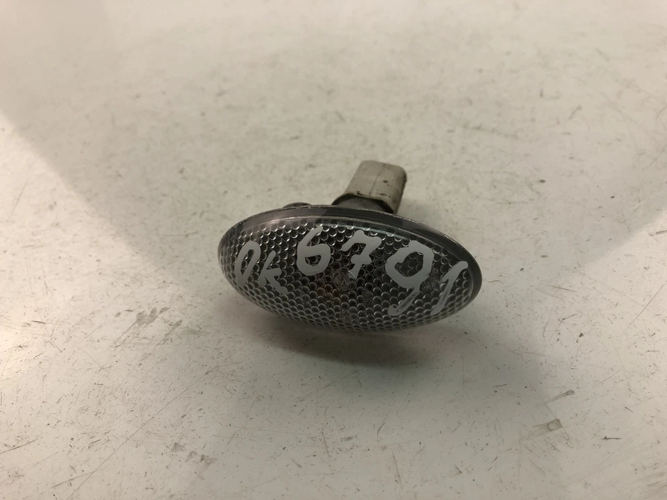 Segnale di svolta anteriore CITROËN C5 I Break DE 123456 2002 18090241 - Immagine 2 di 4