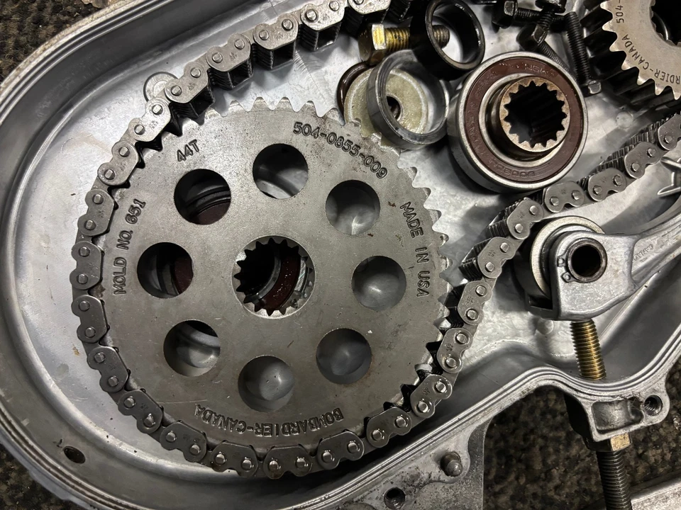 Caseta de cadena Ski-Doo Renegade 1000 Rev MXZ RT Summit engranajes 24T 44T Foto 3 de 4