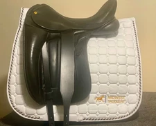 Black Country Vinici Dressage Saddle - 17”, M Tree
