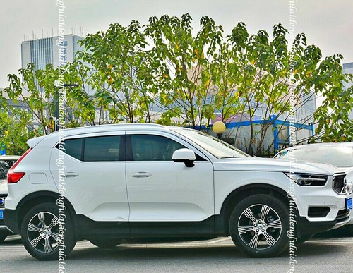 4X For Volvo XC40 2018-2022 Chrome Window Visors Sun Rain Guard Vent Deflectors - Picture 2 of 9