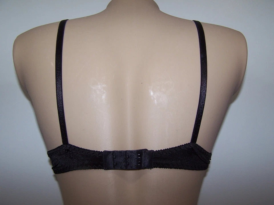 Sujetador Negro De Colección Delicado Ligeramente Acolchado, Sin Alambres Hecho en EE. UU. Talla 36 Casi A Foto 2 de 3