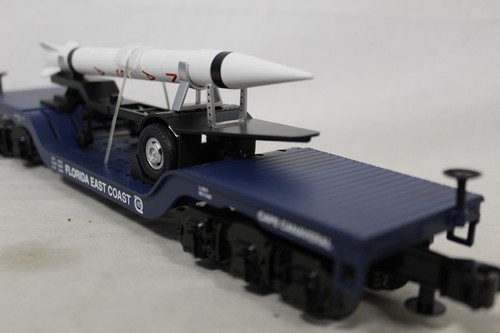 MTH Rail King 30-76554 FL East Coast RailKing Dpt Center Flat car w/Rocket Load - Picture 7 of 9