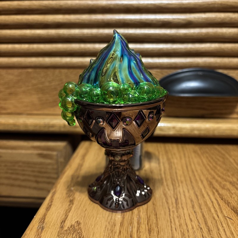 NEW. Bath & Body Works, Green Goblet Wallflower Plug-in, Light Up Projector 