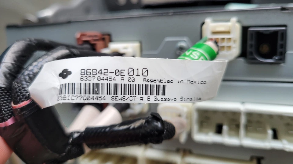 Toyota Sequoia AM FM 2019 CD MP3 receptor de radio 86140-0C221 OEM Foto 3 de 4