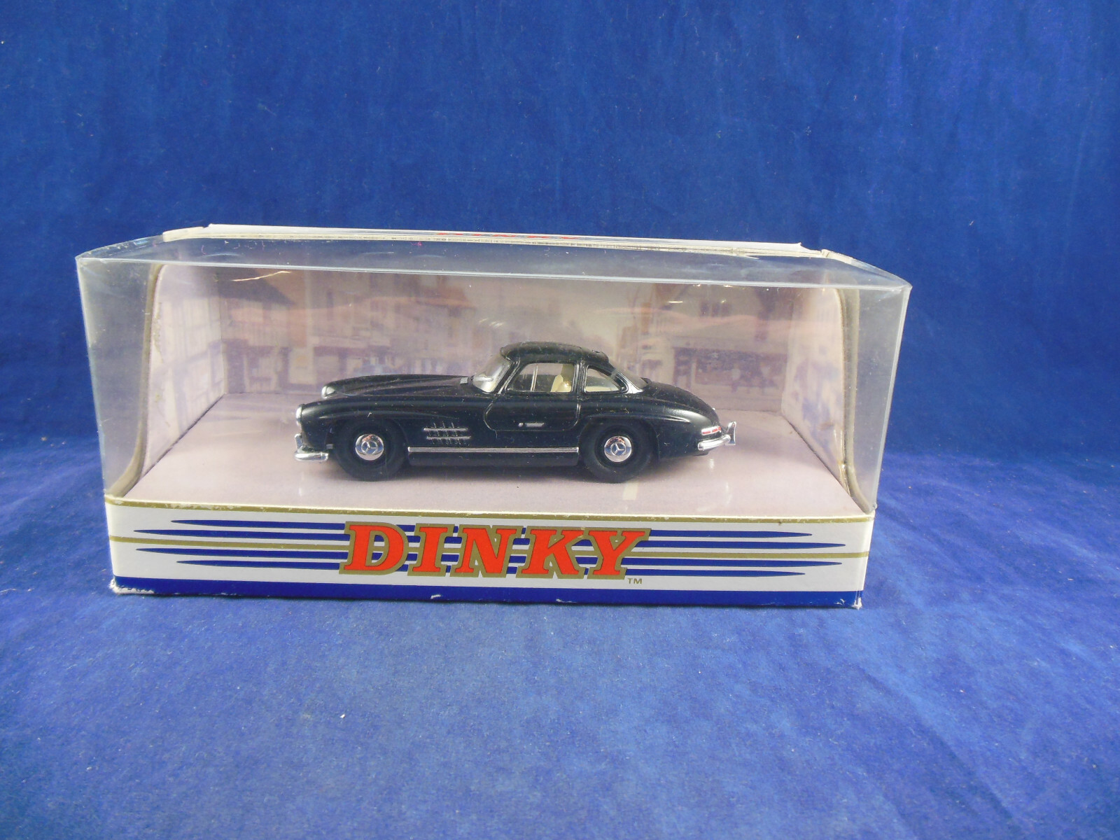 Dinky DY-12B 1955 Mercedes Benz 300 SL Gullwing in Black 1:43 Scale