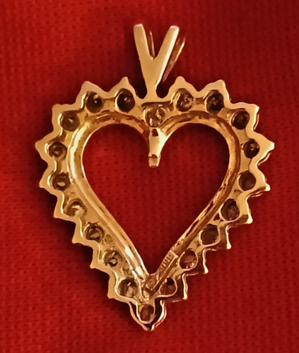 Diamond and Gold Heart Shaped Pendant 10Kt Vintage 20 Diamonds - Picture 3 of 8