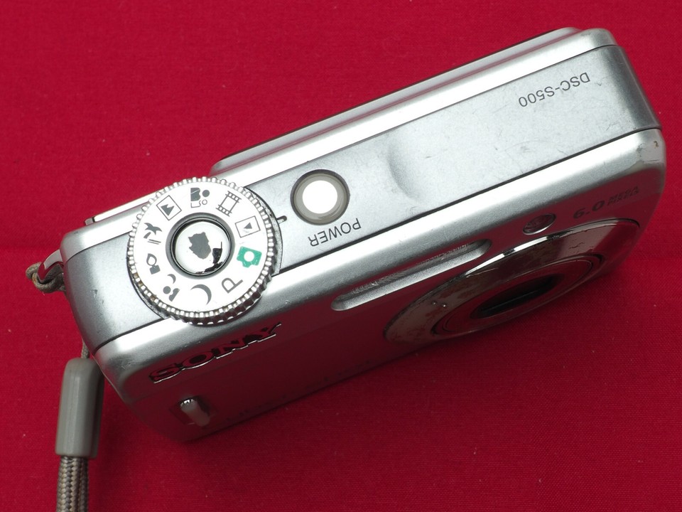 Sony Cybershot DSCS500 6.0MP Digital Camera Silver PARTS OR REPAIR