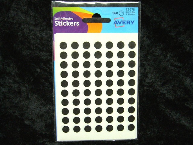 Stickers Circle Pack of 560 Red 8mm Self Adhesive Round Labels